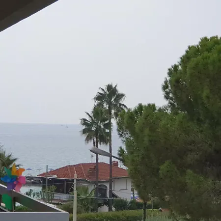 Delia Sul Mare 아파트 산레모